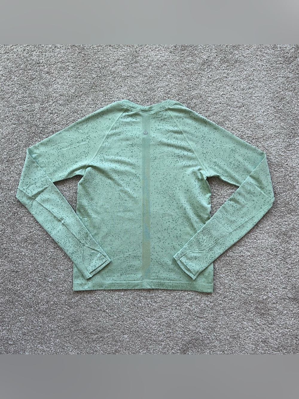 Lululemon Swiftly Tech LS Shirt Size 4 Green Heathered Thumbholes Breathable Gym - Picture 9 of 11